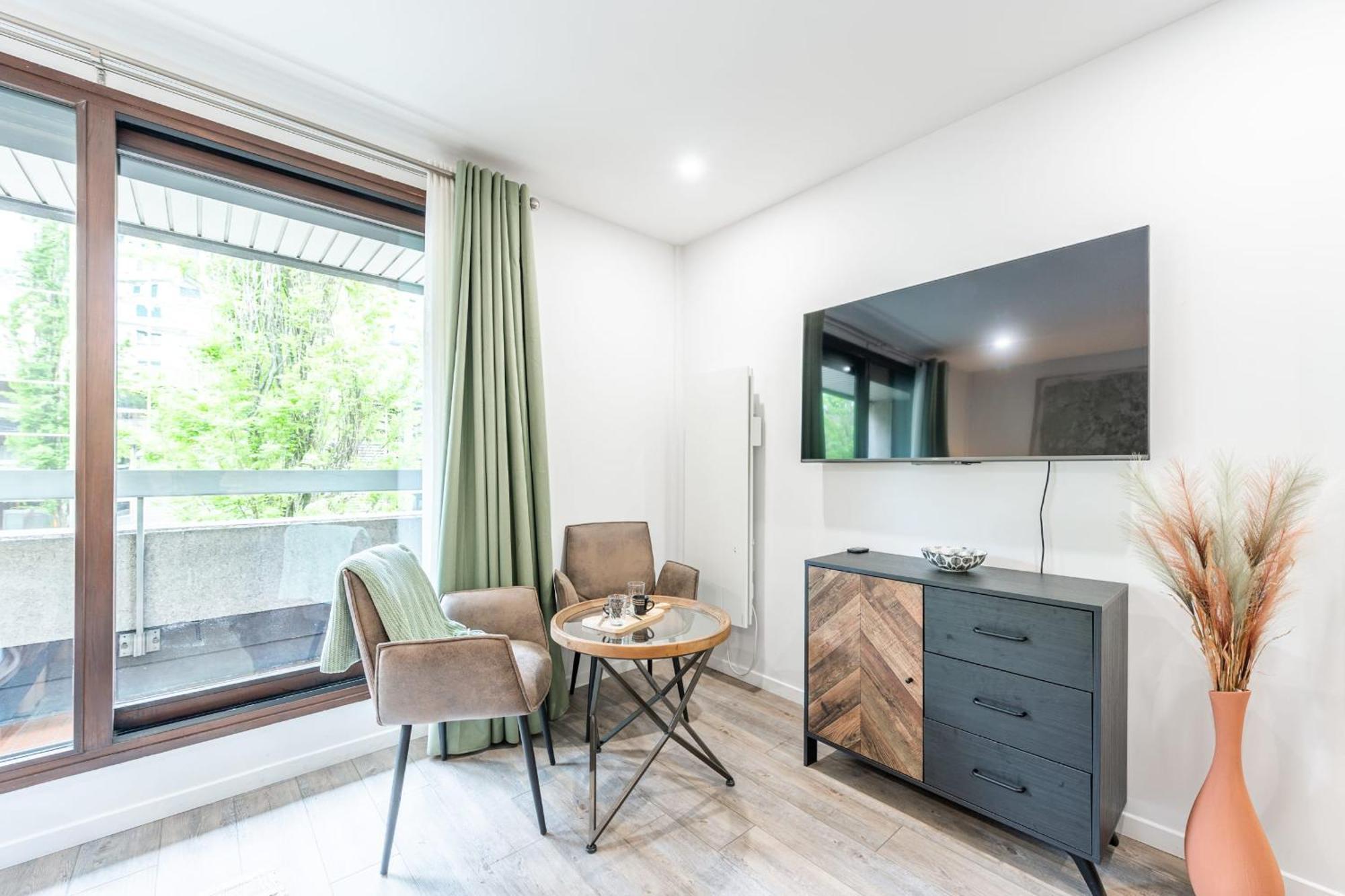 Appartement Le Bonlieu 3 - Joli Avec Balcon En Plein Coeur De La *